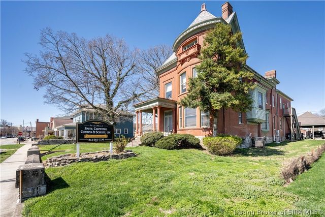 209 E Chestnut Street, Jeffersonville, IN 47130