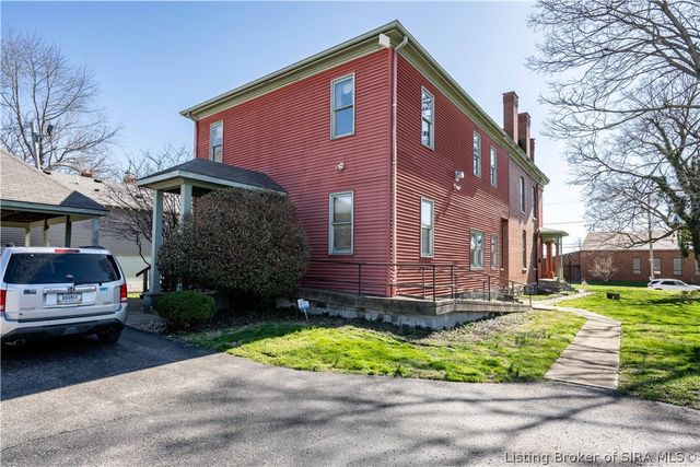 209 E Chestnut Street, Jeffersonville, IN 47130