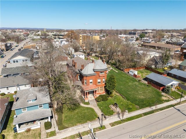 209 E Chestnut Street, Jeffersonville, IN 47130