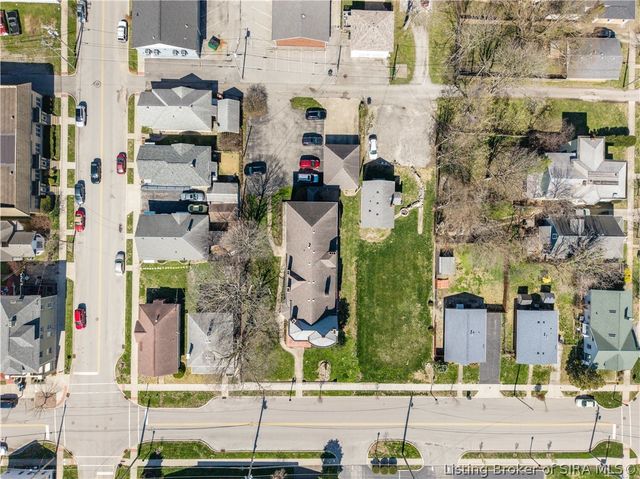 209 E Chestnut Street, Jeffersonville, IN 47130