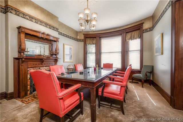 209 E Chestnut Street, Jeffersonville, IN 47130