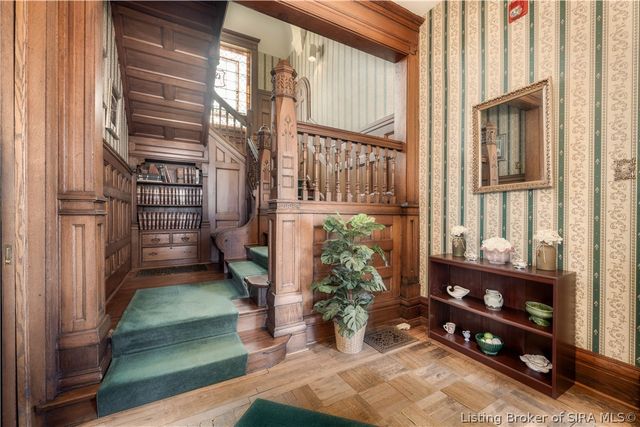 209 E Chestnut Street, Jeffersonville, IN 47130