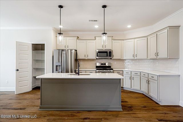 5359 Hazelwood Drive, Lake Cormorant, MS 38641