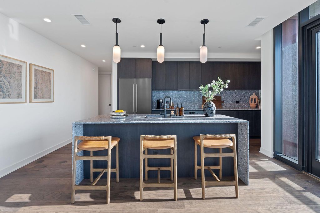 84 East Ave 1906, Austin, TX 78701