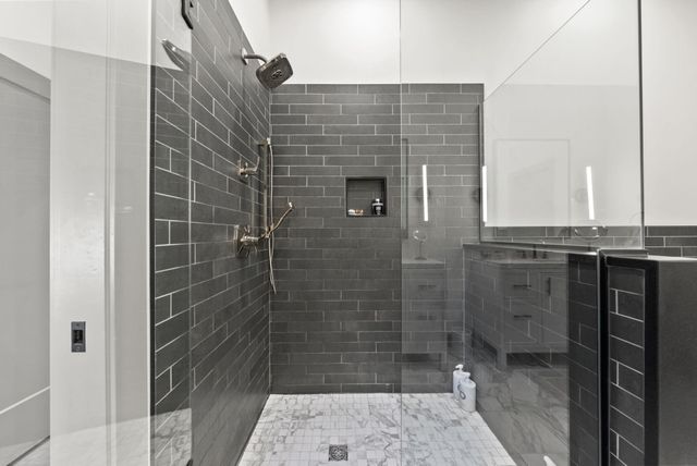 249 E Greenwood Avenue, Columbus, OH 43201