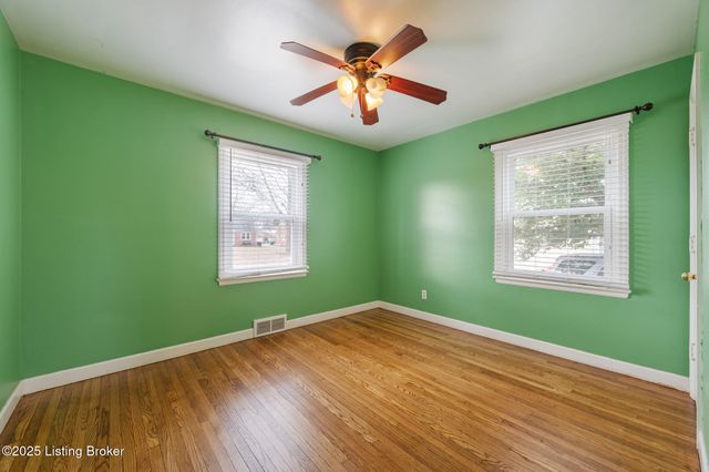 2833 Yorkshire Blvd, Louisville, KY 40220