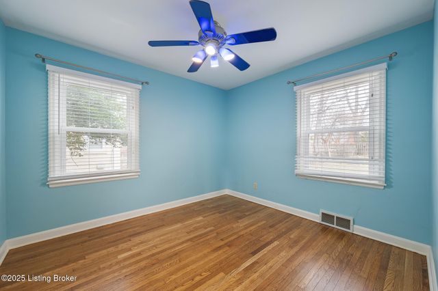 2833 Yorkshire Blvd, Louisville, KY 40220