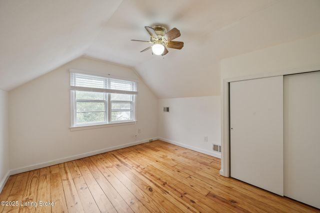 2833 Yorkshire Blvd, Louisville, KY 40220