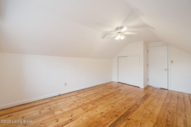 2833 Yorkshire Blvd, Louisville, KY 40220