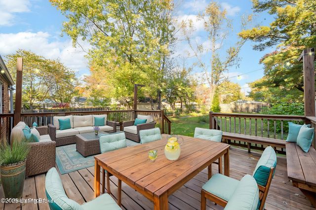 2833 Yorkshire Blvd, Louisville, KY 40220