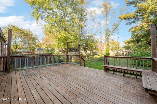 2833 Yorkshire Blvd, Louisville, KY 40220