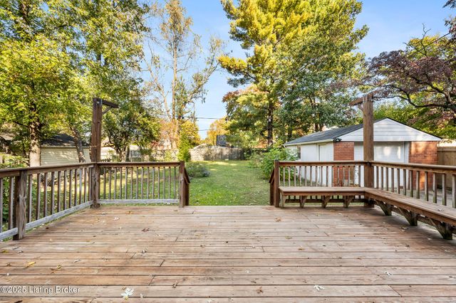 2833 Yorkshire Blvd, Louisville, KY 40220