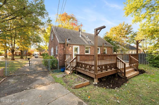 2833 Yorkshire Blvd, Louisville, KY 40220