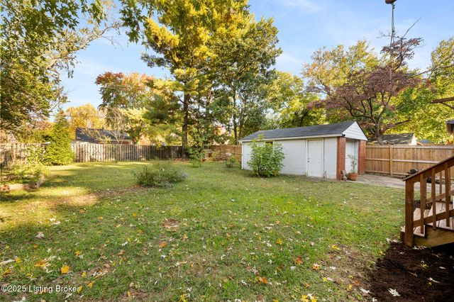 2833 Yorkshire Blvd, Louisville, KY 40220