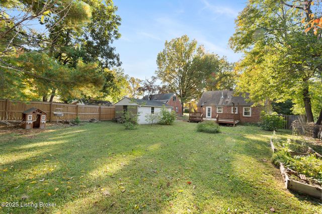 2833 Yorkshire Blvd, Louisville, KY 40220