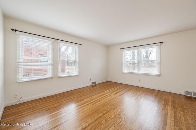 2833 Yorkshire Blvd, Louisville, KY 40220