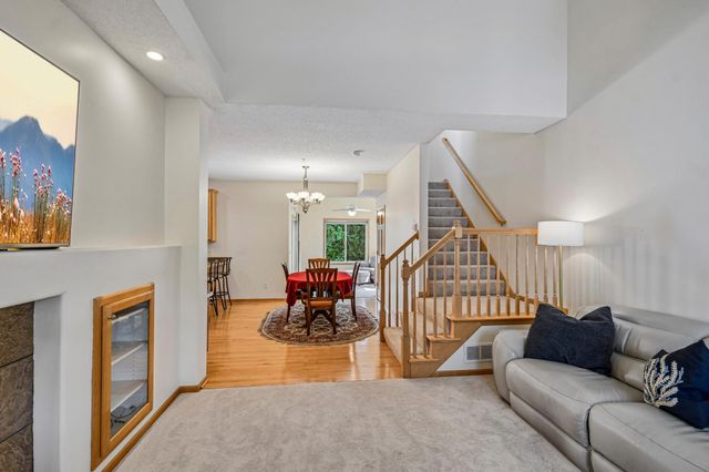 9637 Belmont Lane, Eden Prairie, MN 55347