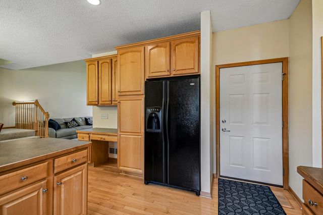 9637 Belmont Lane, Eden Prairie, MN 55347