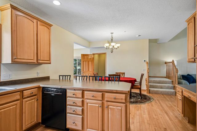 9637 Belmont Lane, Eden Prairie, MN 55347
