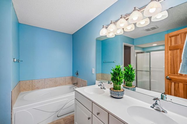 9637 Belmont Lane, Eden Prairie, MN 55347