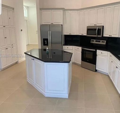 28 NW 108th Way 0, Plantation, FL 33324