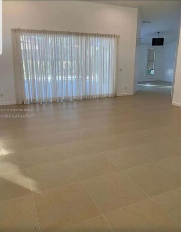 28 NW 108th Way 0, Plantation, FL 33324
