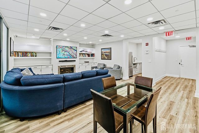 1 Spring Street 2204, New Brunswick, NJ 08901