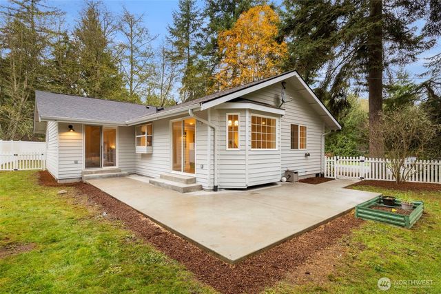 37099 Cypress Drive NE, Hansville, WA 98340
