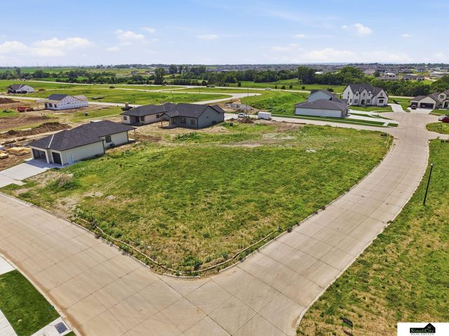 8640 Butterfly Drive, Lincoln, NE 68526