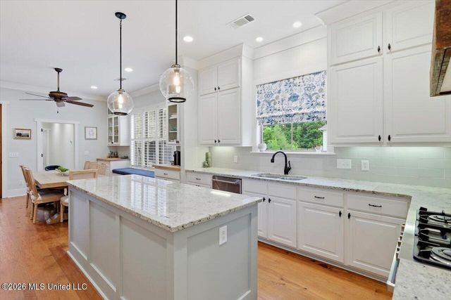 102 Camden Lake Drive, Madison, MS 39110