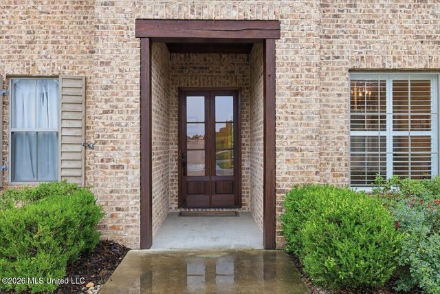 102 Camden Lake Drive, Madison, MS 39110