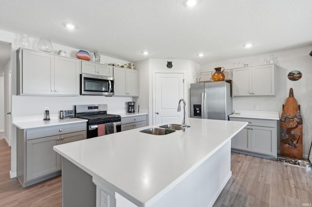 798 Chellberge Pass, New Haven, IN 46774
