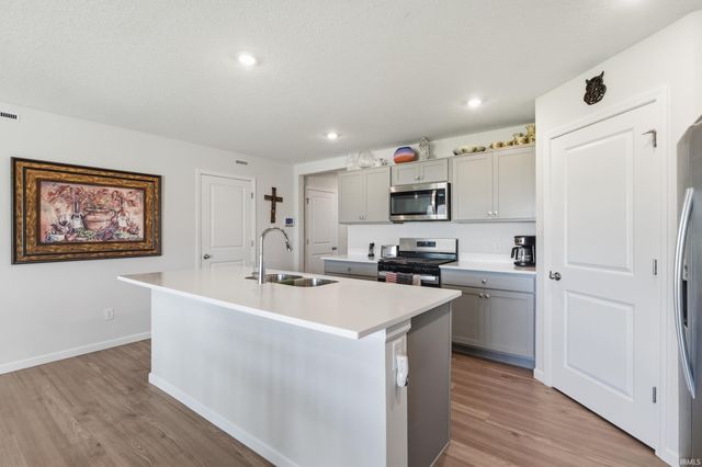 798 Chellberge Pass, New Haven, IN 46774