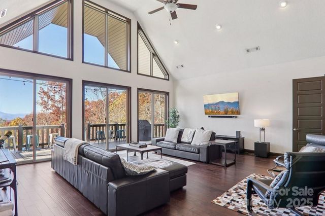 242 Crossview Drive, Bryson City, NC 28713