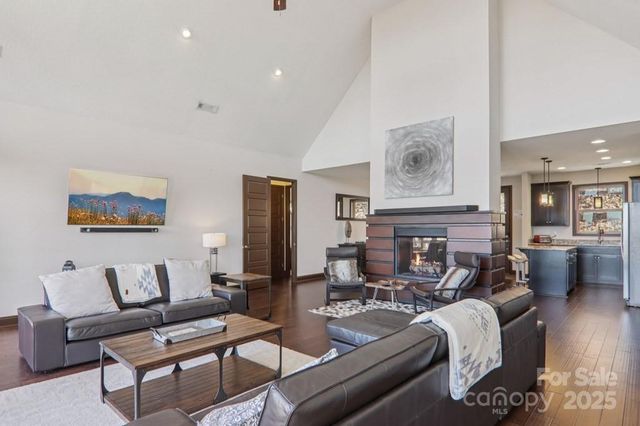 242 Crossview Drive, Bryson City, NC 28713