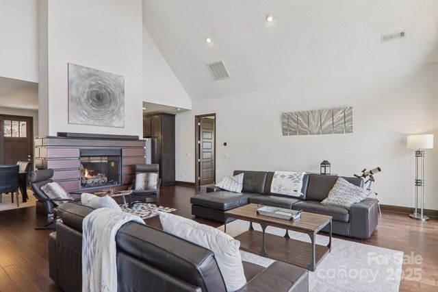 242 Crossview Drive, Bryson City, NC 28713