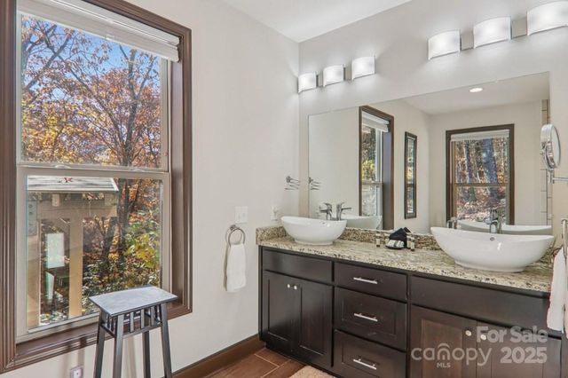 242 Crossview Drive, Bryson City, NC 28713