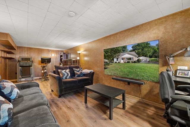 6523 347th AVENUE, Burlington, WI 53105