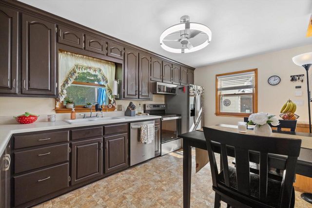 6523 347th AVENUE, Burlington, WI 53105