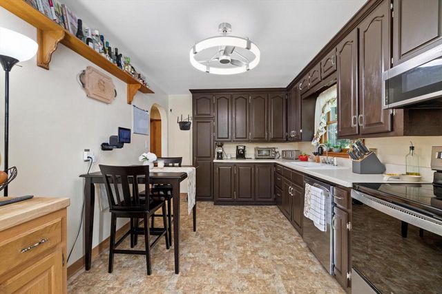 6523 347th AVENUE, Burlington, WI 53105