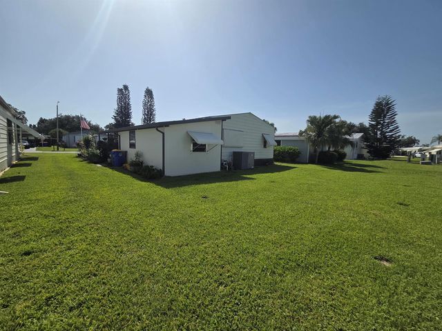 8020 SE Shenandoah Drive, Hobe Sound, FL 33455