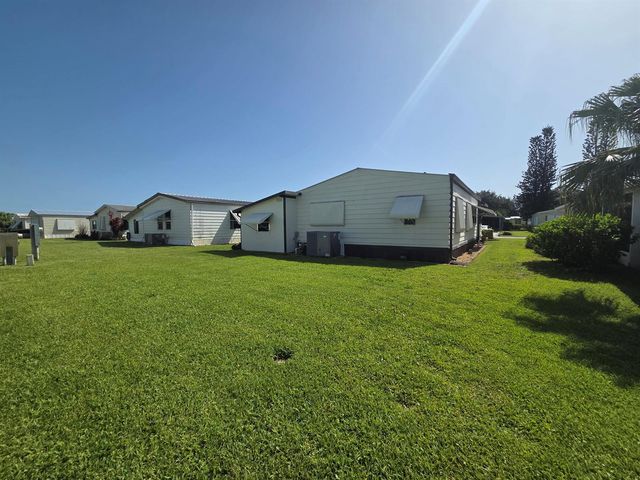 8020 SE Shenandoah Drive, Hobe Sound, FL 33455