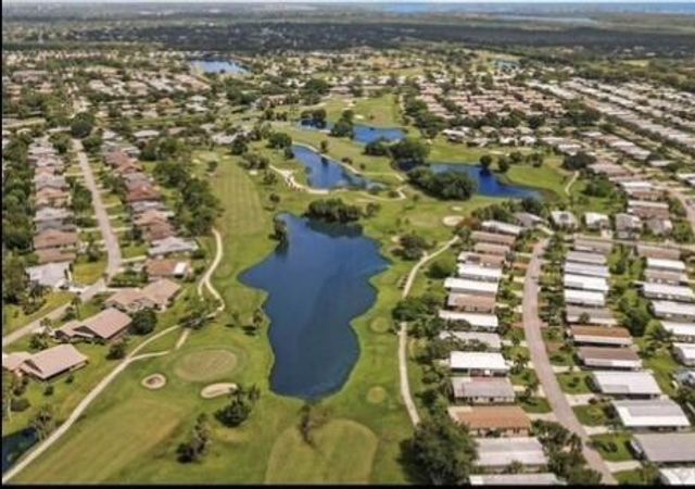 8020 SE Shenandoah Drive, Hobe Sound, FL 33455