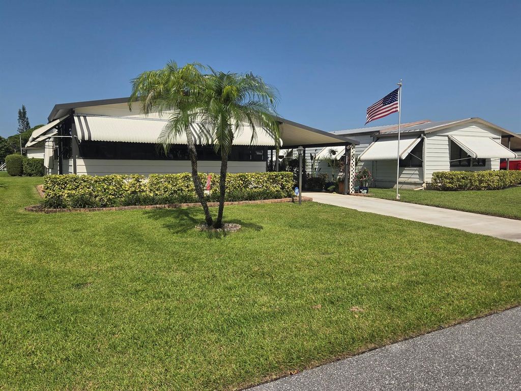 8020 SE Shenandoah Drive, Hobe Sound, FL 33455