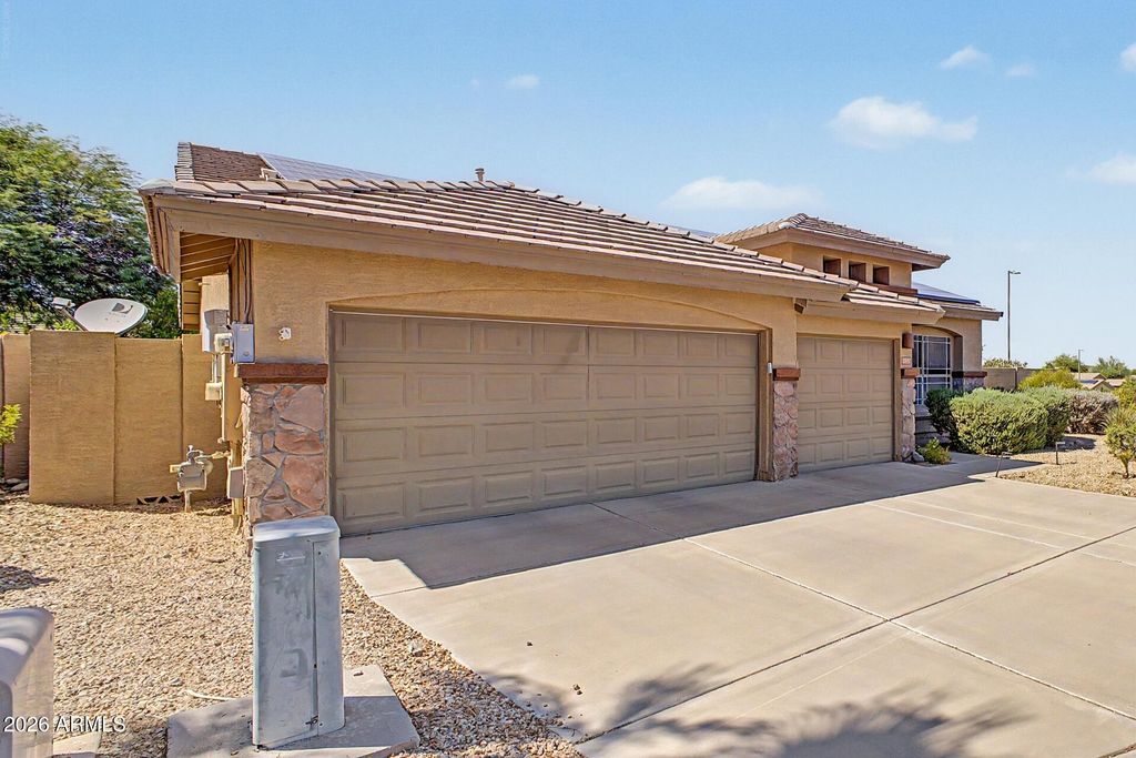 11490 S MORNINGSIDE Drive, Goodyear, AZ 85338 — photo 2