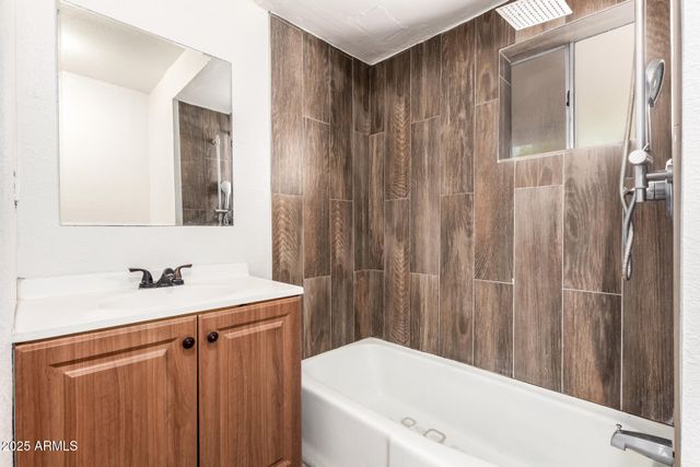 1010 E CHIPMAN Road, Phoenix, AZ 85040