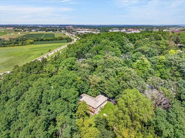 7116 Applewood Drive, Madison, WI 53719