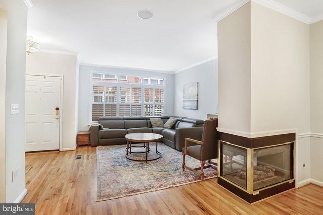 1505-D N COLONIAL TER, Arlington, VA 22209