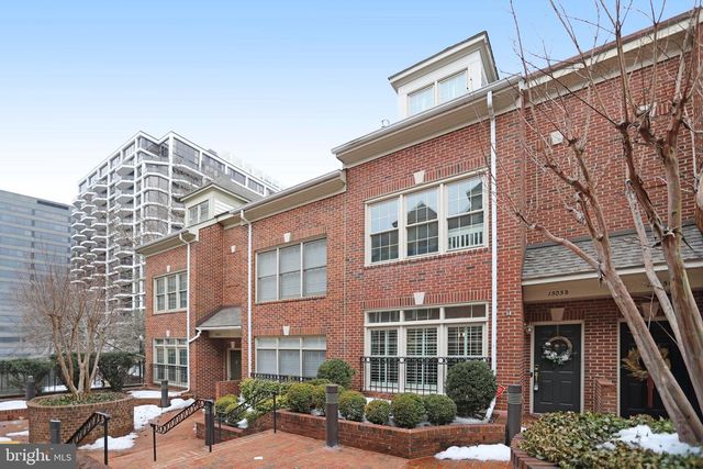 1505-D N COLONIAL TER, Arlington, VA 22209