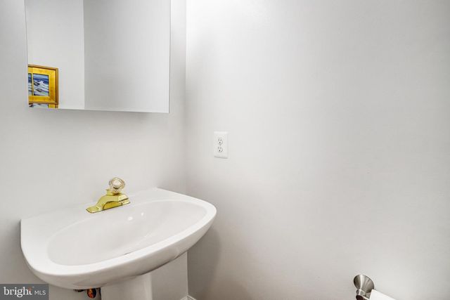 1505-D N COLONIAL TER, Arlington, VA 22209